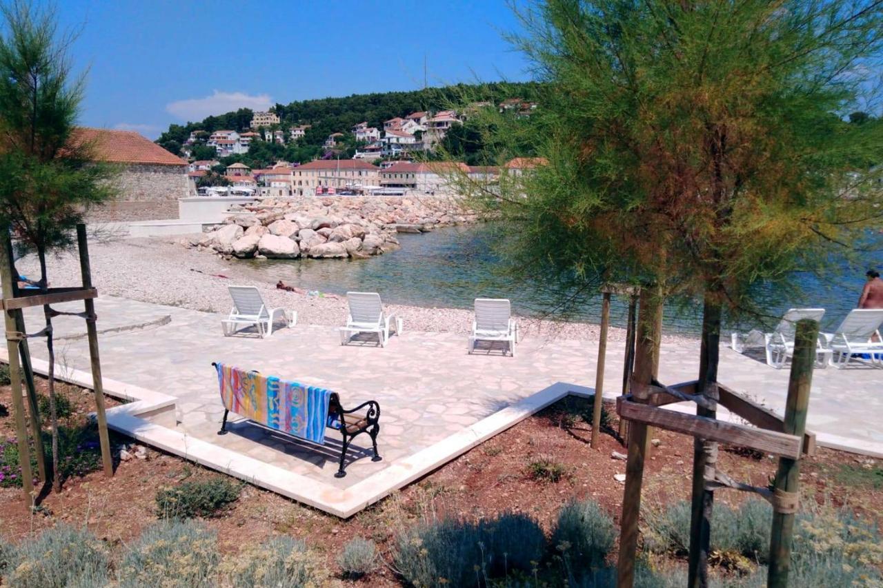 Apartments With A Parking Space Jelsa, Hvar - 8746 Jelsa  Kültér fotó